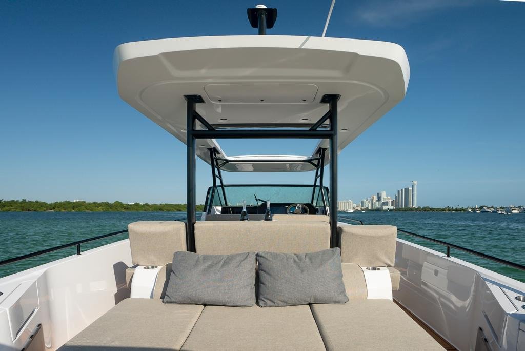 Axopar 38 Sun-Top – Luxury Day Charter in Miami