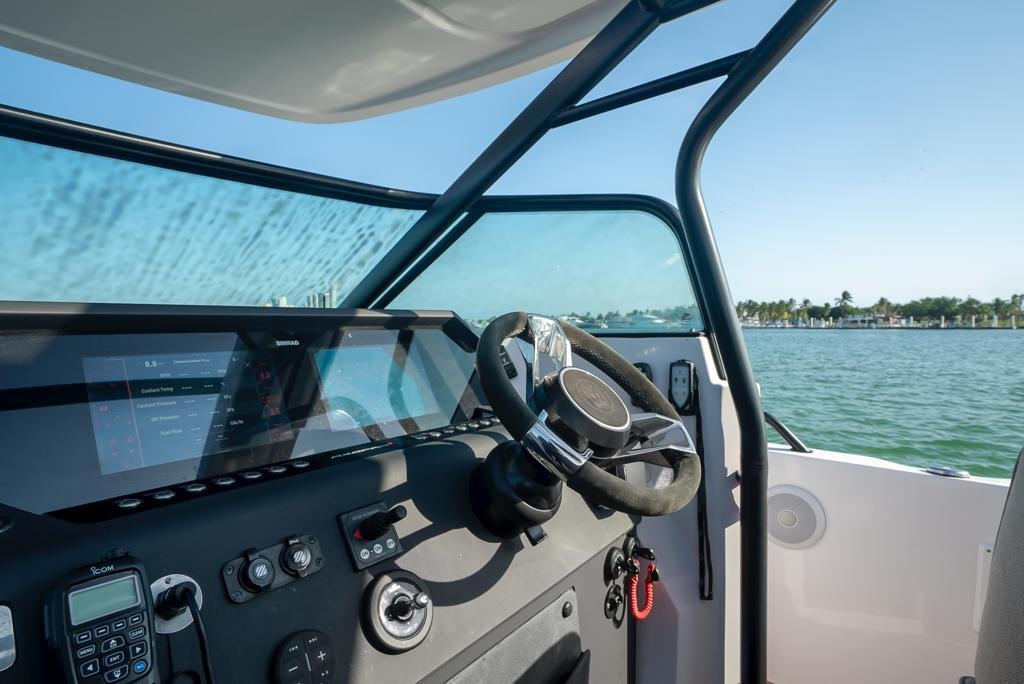 Axopar 38 Sun-Top – Luxury Day Charter in Miami