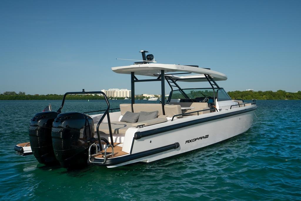 Axopar 38 Sun-Top – Luxury Day Charter in Miami