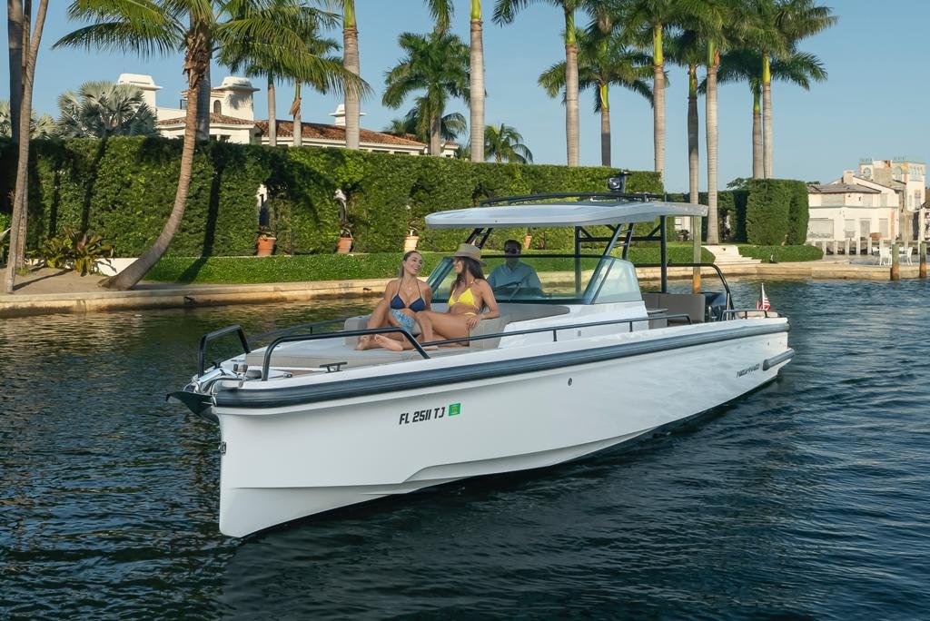 Axopar 38 Sun-Top – Luxury Day Charter in Miami