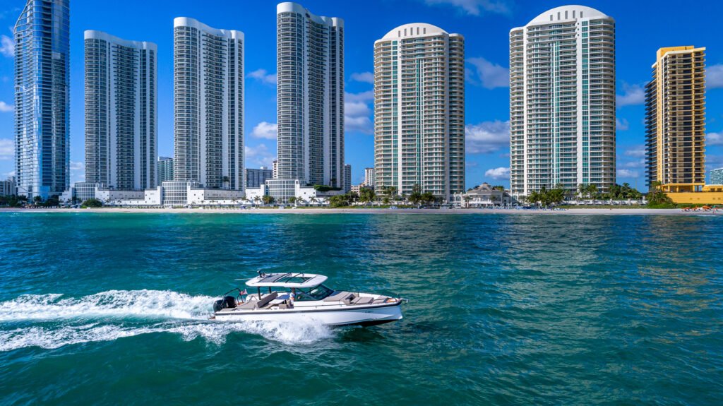 Axopar 38 Sun-Top – Luxury Day Charter in Miami