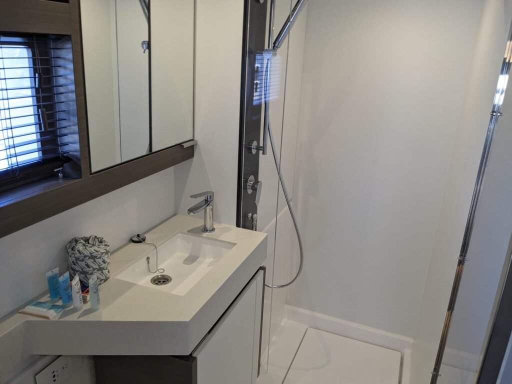 Leopard 53 – Luxury Power Catamaran Charter in Nassau photo 28