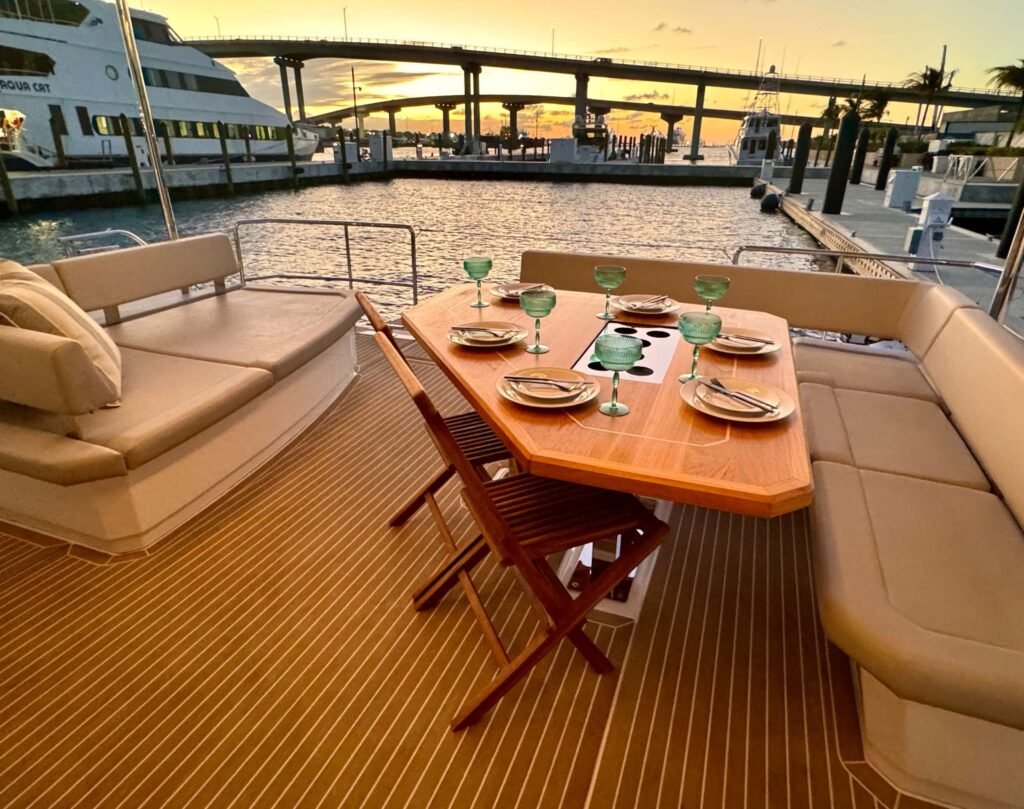 Leopard 53 – Luxury Power Catamaran Charter in Nassau photo 41