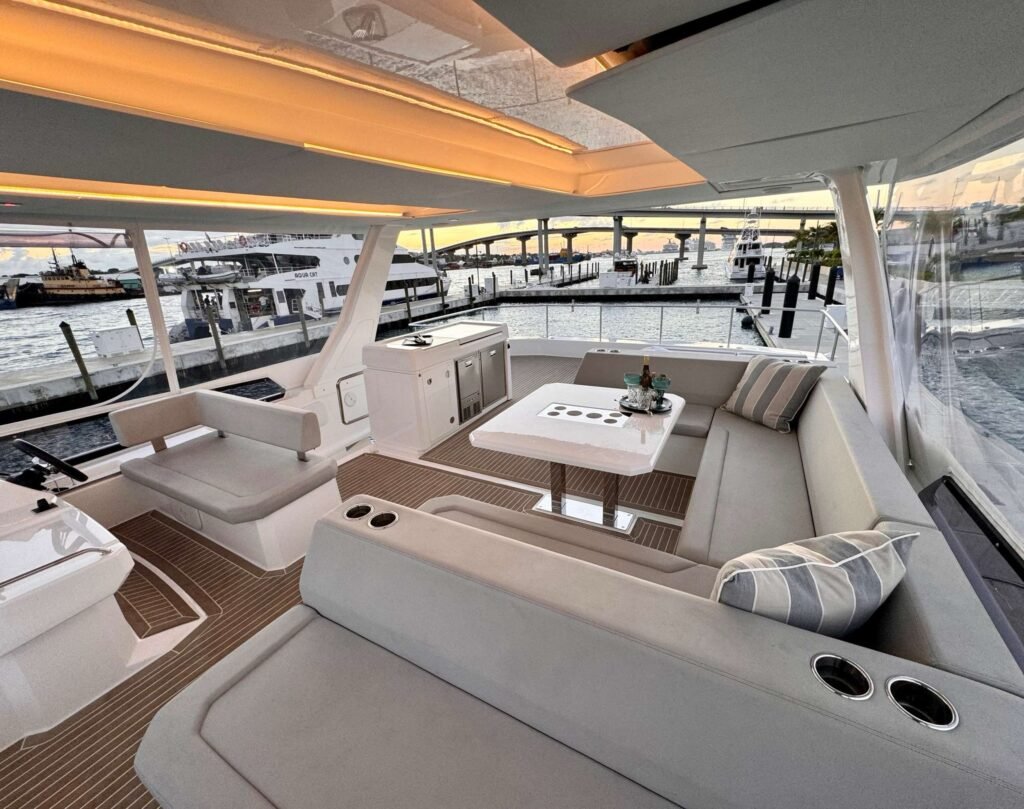 Leopard 53 – Luxury Power Catamaran Charter in Nassau photo 40