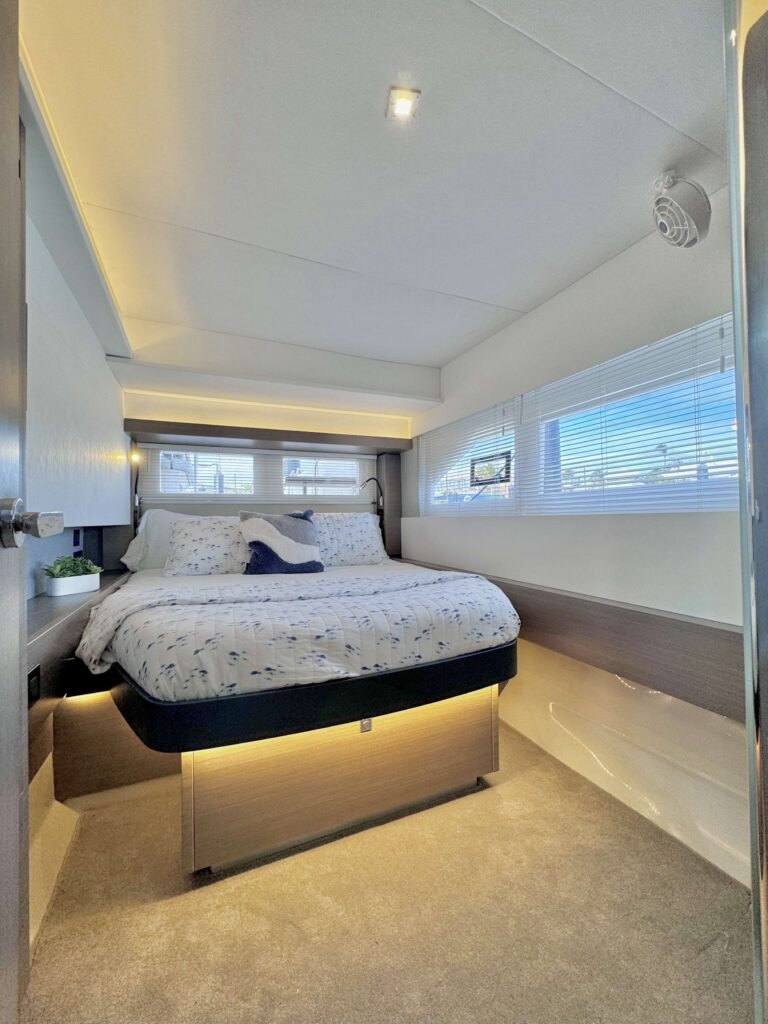 Leopard 53 – Luxury Power Catamaran Charter in Nassau photo 59