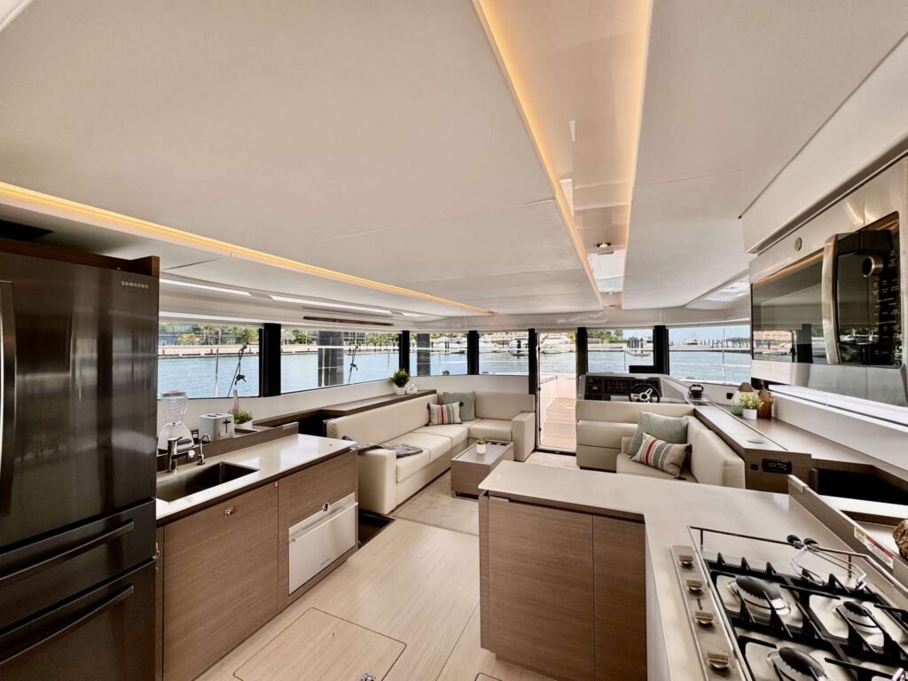 Leopard 53 – Luxury Power Catamaran Charter in Nassau photo 36