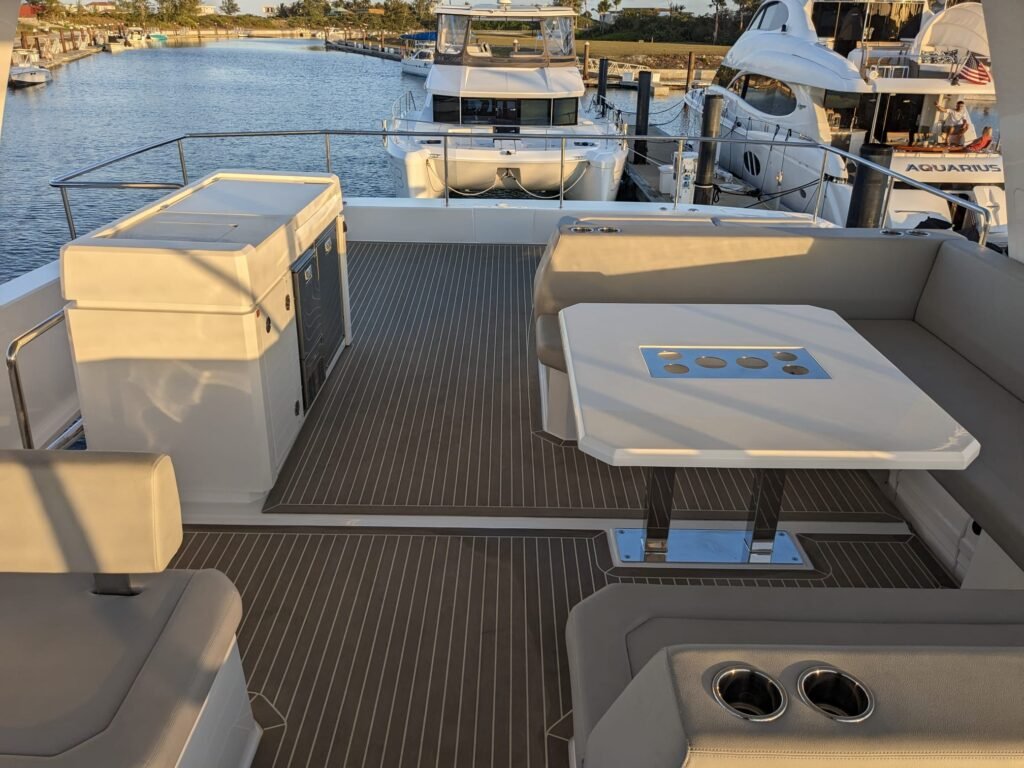 Leopard 53 – Luxury Power Catamaran Charter in Nassau photo 19