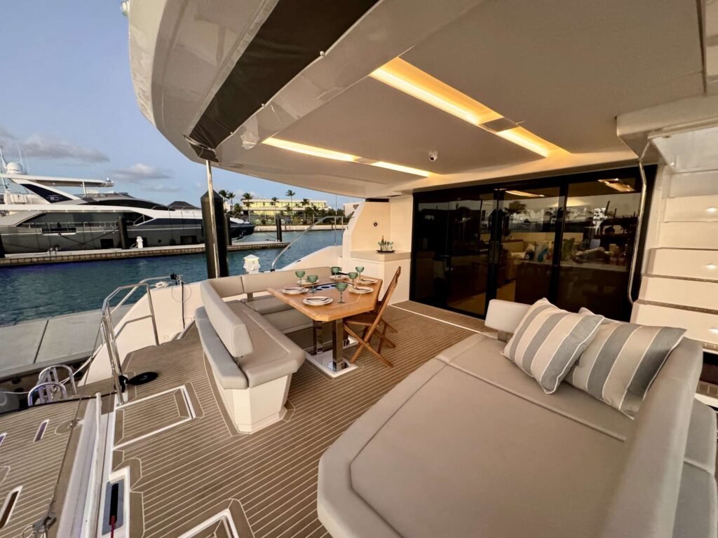 Leopard 53 – Luxury Power Catamaran Charter in Nassau photo 39