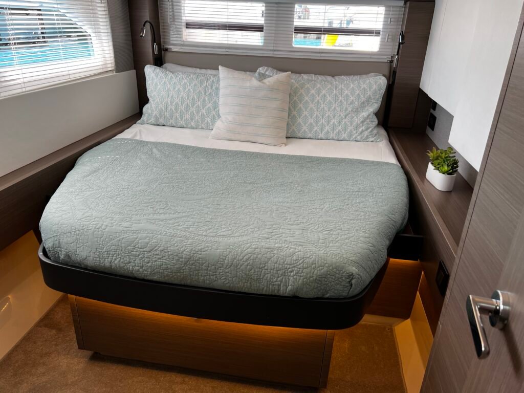Leopard 53 – Luxury Power Catamaran Charter in Nassau photo 58