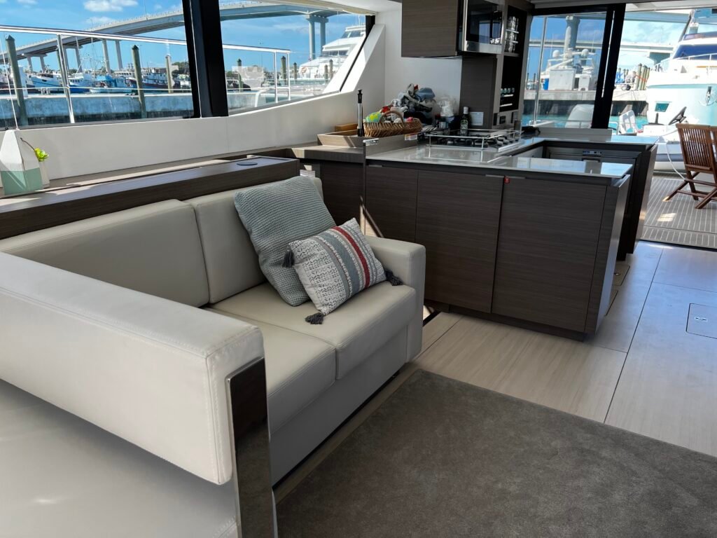 Leopard 53 – Luxury Power Catamaran Charter in Nassau photo 54