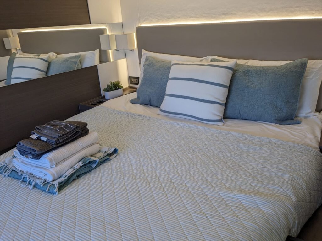 Leopard 53 – Luxury Power Catamaran Charter in Nassau photo 17