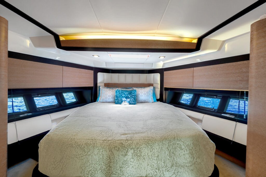 64ft Azimut Flybridge – Fort Lauderdale Luxury Charter photo 19