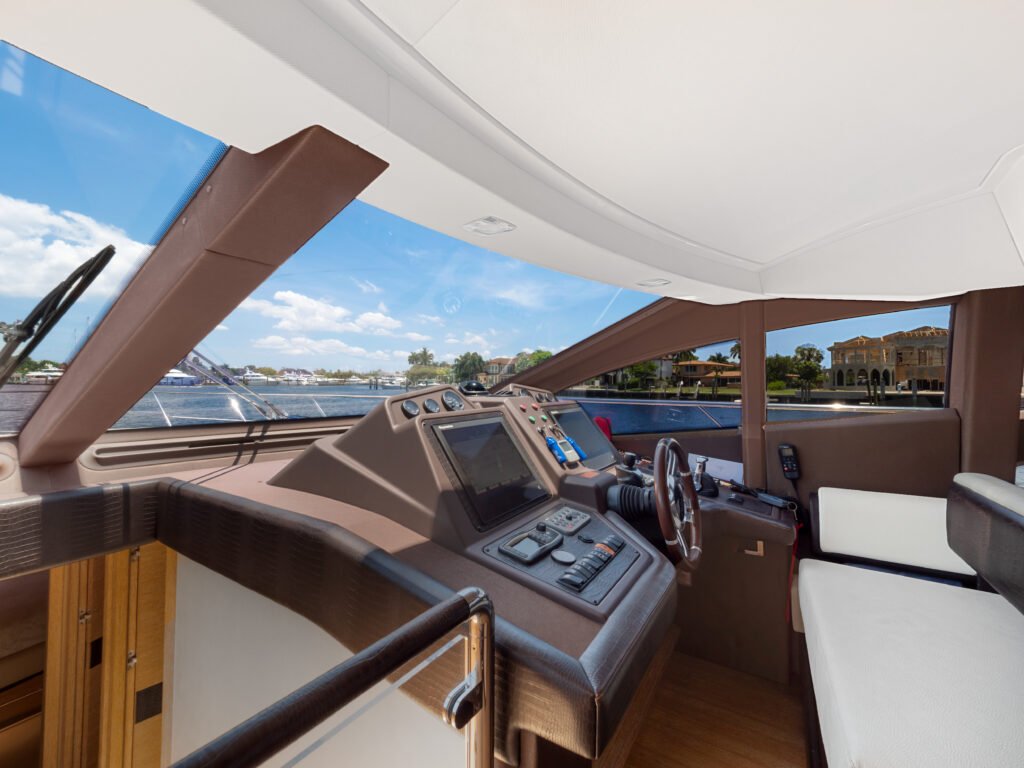 64ft Azimut Flybridge – Fort Lauderdale Luxury Charter photo 20