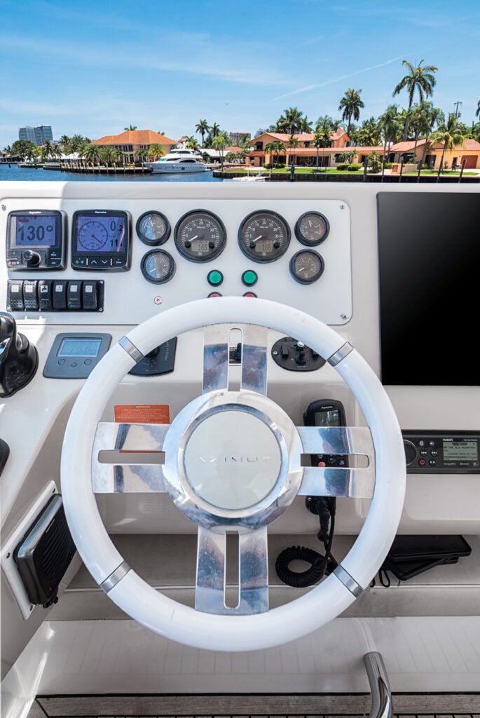64ft Azimut Flybridge – Fort Lauderdale Luxury Charter photo 32