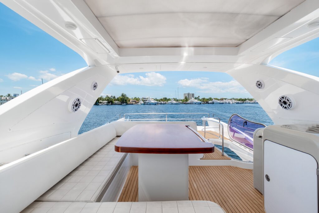 64ft Azimut Flybridge – Fort Lauderdale Luxury Charter photo 39