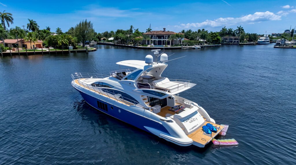 64ft Azimut Flybridge – Fort Lauderdale Luxury Charter photo 8