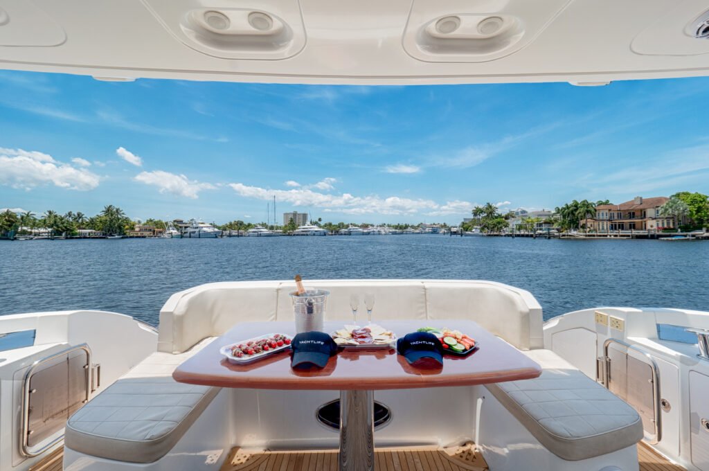 64ft Azimut Flybridge – Fort Lauderdale Luxury Charter photo 38