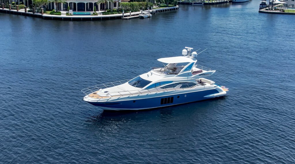 64ft Azimut Flybridge – Fort Lauderdale Luxury Charter photo 4