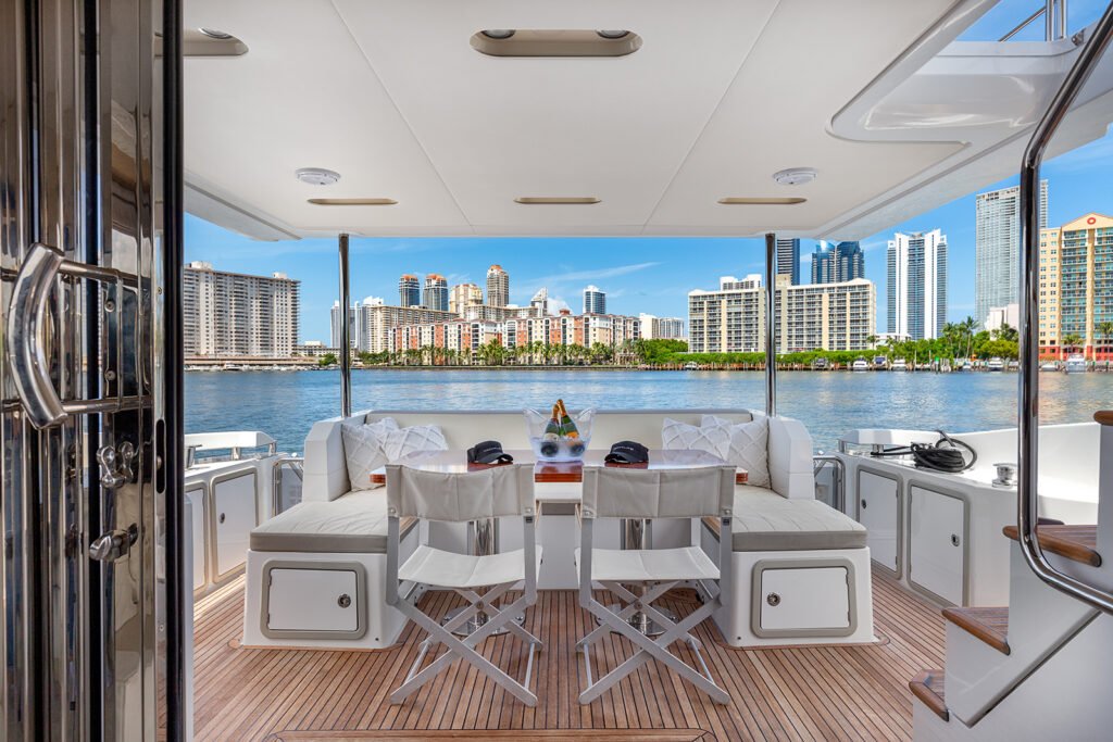 Azimut 68 – Luxury Yacht Charter in Miami photo 16
