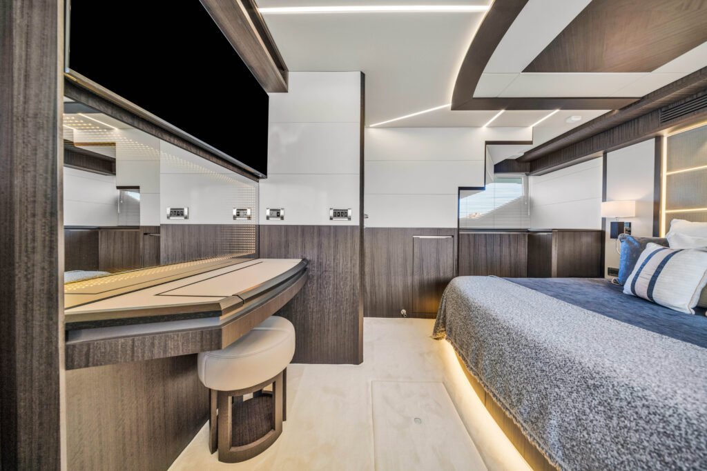 68ft Galeon Fly – Miami Day Charter