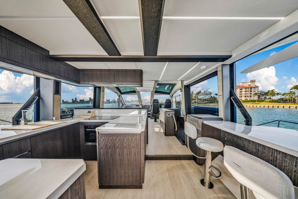 68ft Galeon Fly – Miami Day Charter