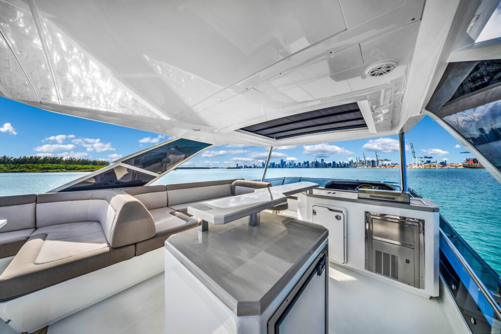 68ft Galeon Fly – Miami Day Charter