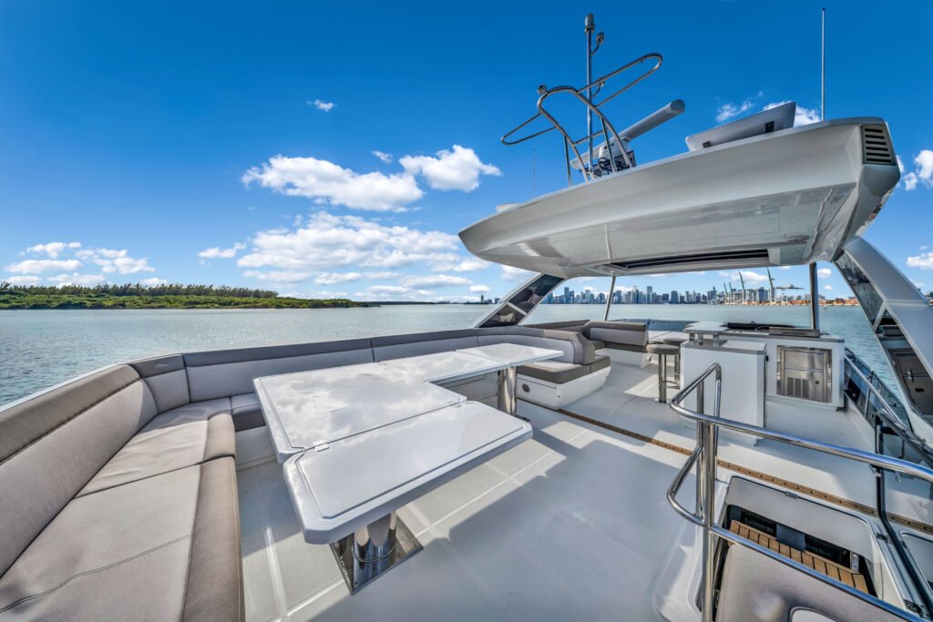 68ft Galeon Fly – Miami Day Charter