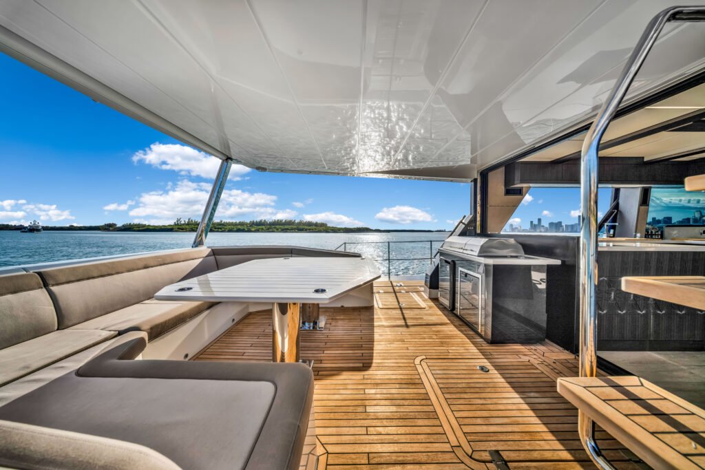 68ft Galeon Fly – Miami Day Charter