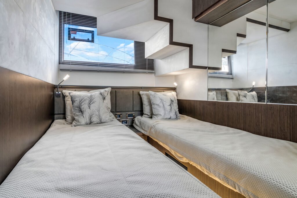 Galeon 640 Fly – Fort Lauderdale & Haulover Day Trips photo 8