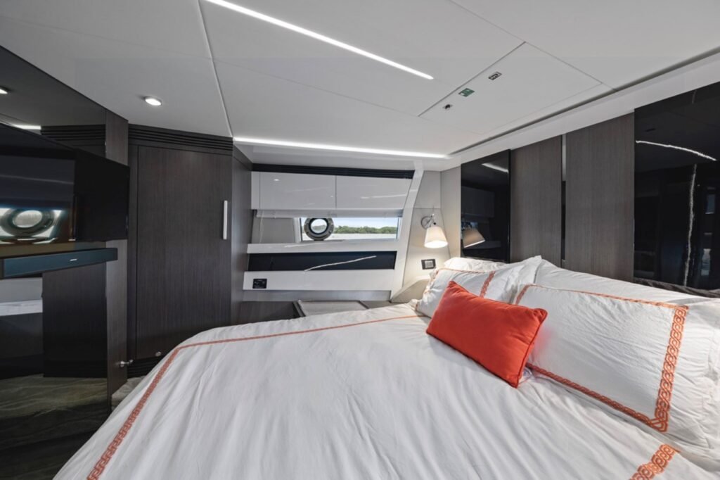 Azimut 72 S7 – Italian Luxury Charter in Miami photo 15