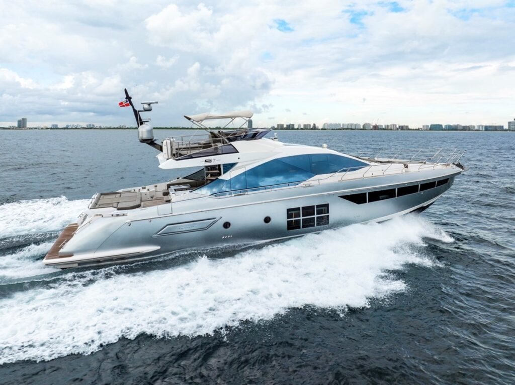Azimut 72 S7 – Italian Luxury Charter in Miami photo 5
