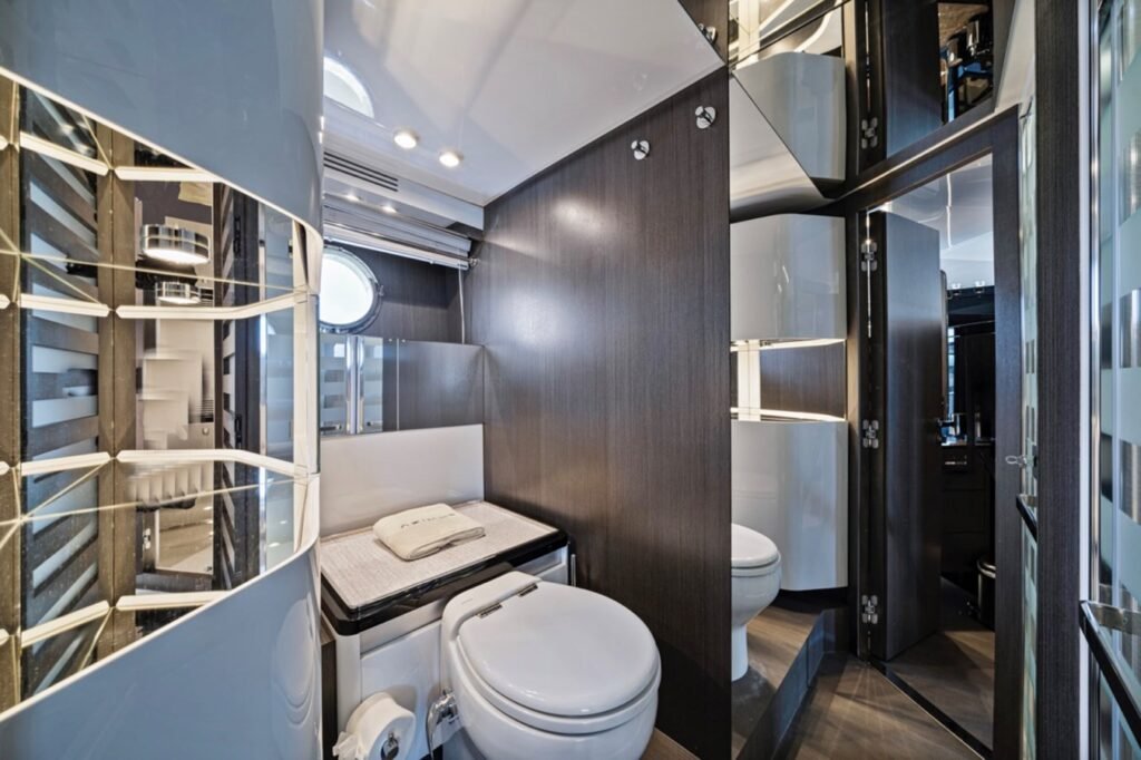 Azimut 72 S7 – Italian Luxury Charter in Miami photo 22