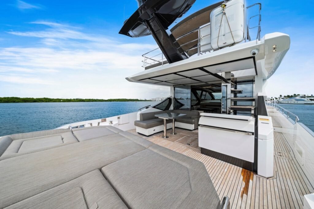 Azimut 72 S7 – Italian Luxury Charter in Miami photo 7