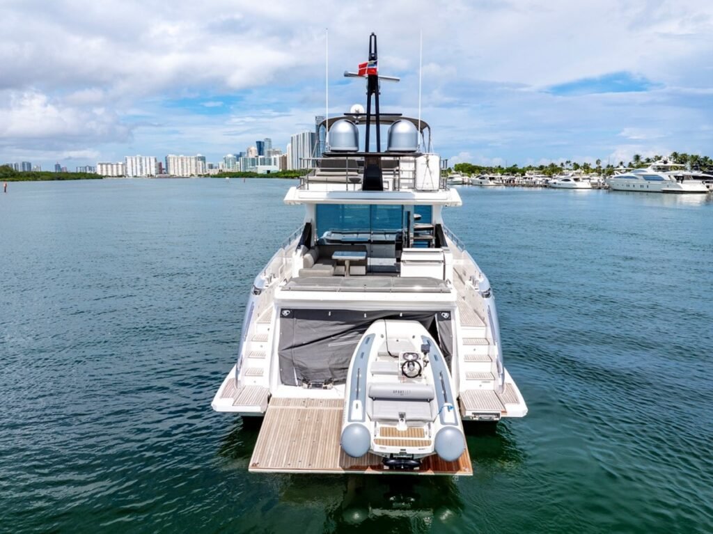 Azimut 72 S7 – Italian Luxury Charter in Miami photo 24