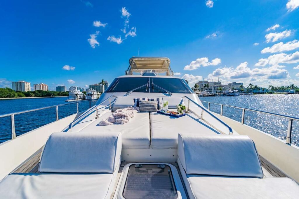 Aicon 75 – Miami Yacht with Full Toy Package