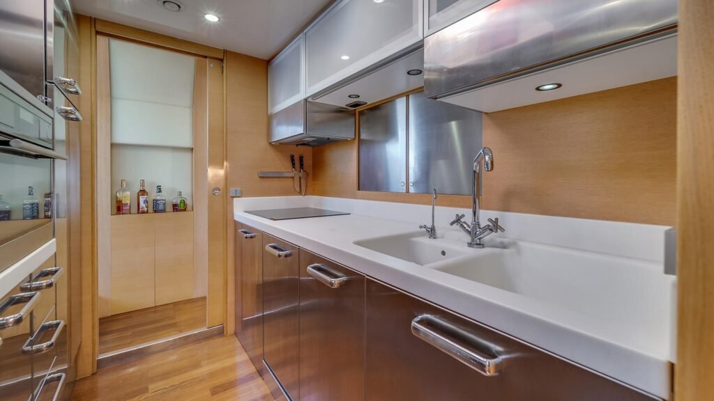 Aicon 75 – Miami Yacht with Full Toy Package