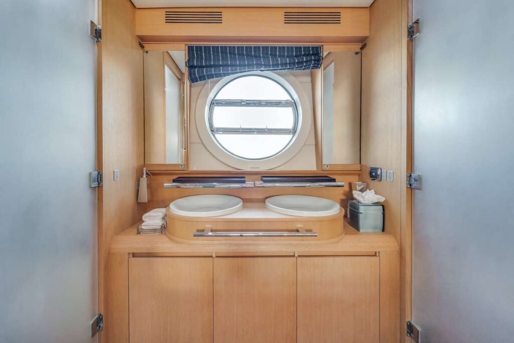 Aicon 75 – Miami Yacht with Full Toy Package