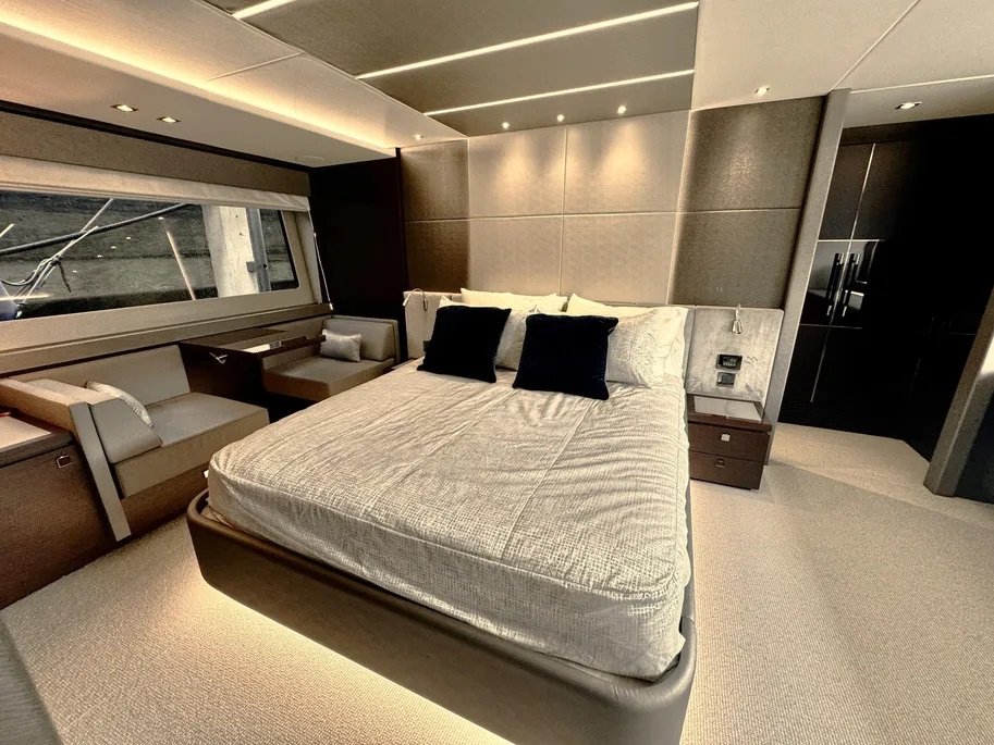 78ft Sunseeker 76 – Luxury Charter from Miami Beach photo 5