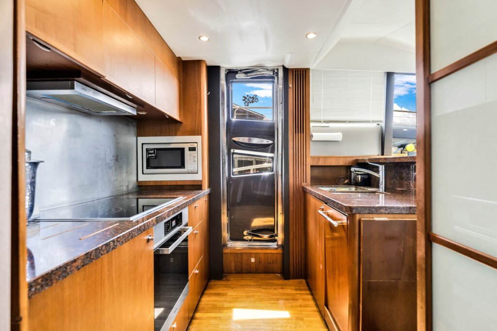 88ft Princess Jacuzzi – Luxury Yacht with Spa