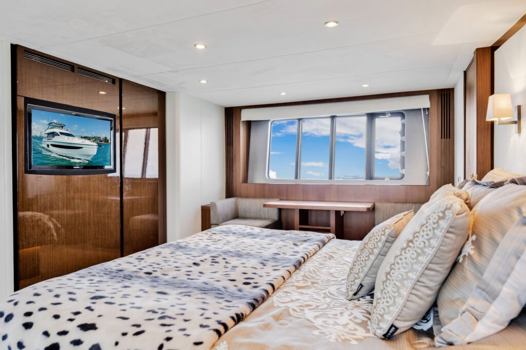 88ft Princess Jacuzzi – Luxury Yacht with Spa