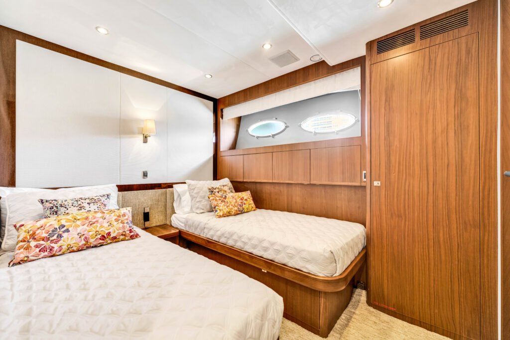 88ft Princess Jacuzzi – Luxury Yacht with Spa