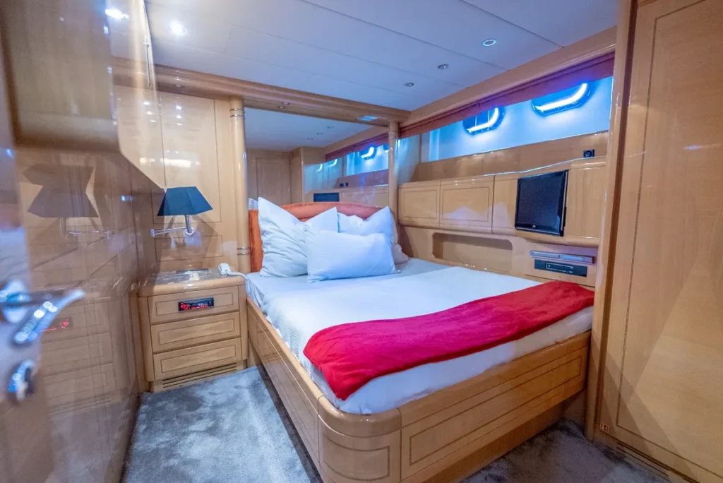 84ft Mangusta – Luxury Open Deck Yacht with Crew photo 9