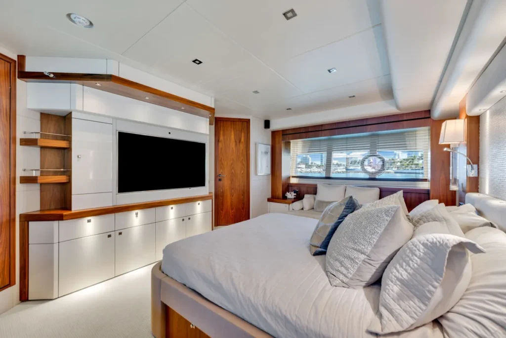 Sunseeker 96 – Luxury Yacht from Miami Beach Marina photo 9