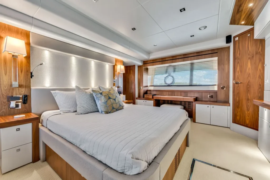 Sunseeker 96 – Luxury Yacht from Miami Beach Marina photo 10