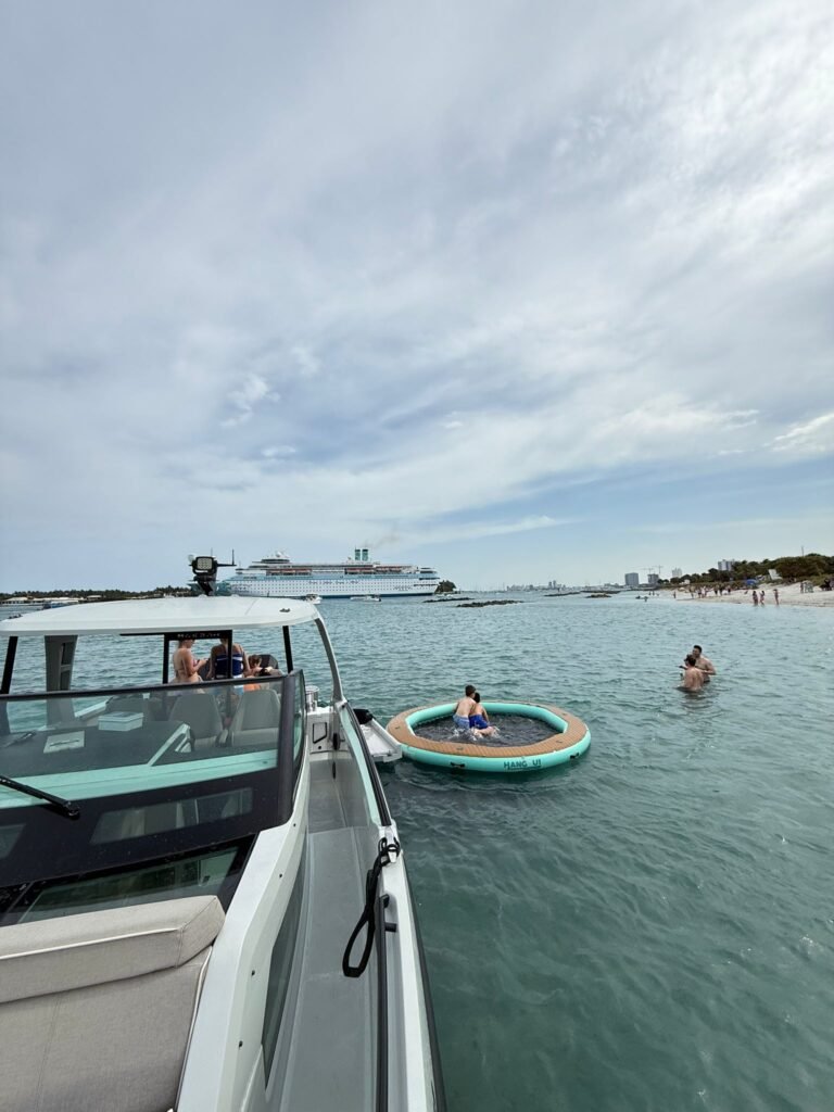 Palm Beach Luxury Yacht Cruises