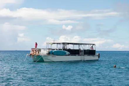 Honolulu 50ft Power Catamaran 49 Passenger