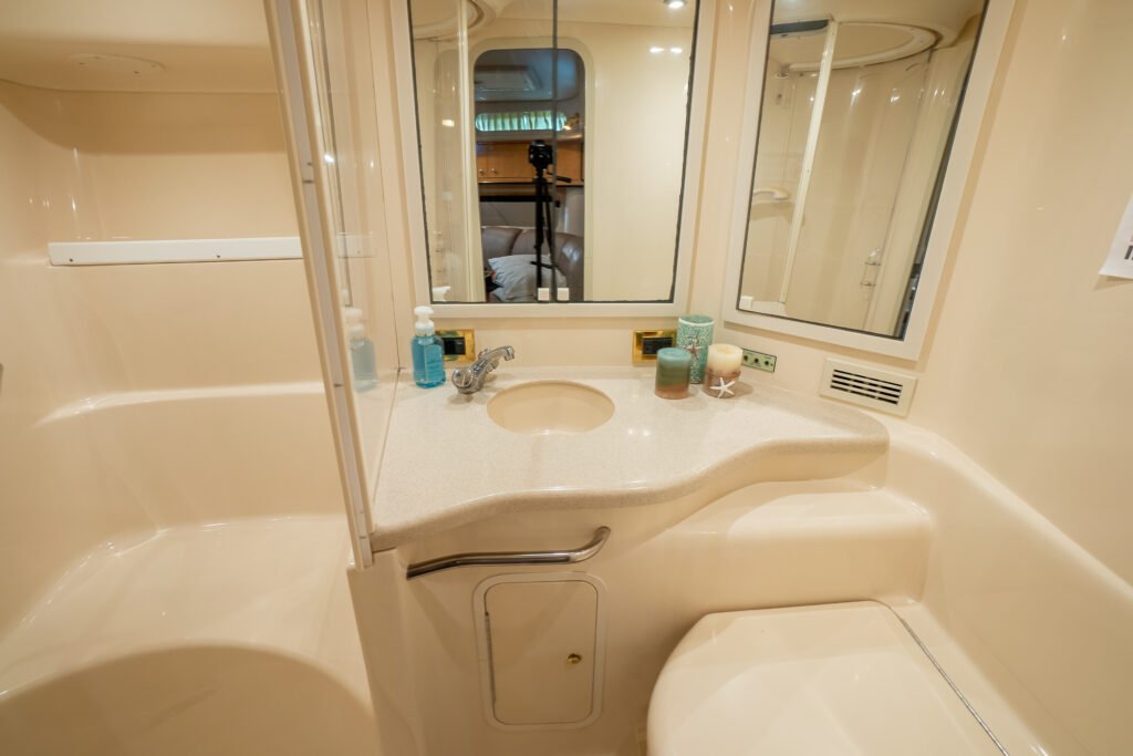 Incredible 44' Sea Ray Sundancer Yacht in Miami Beach!