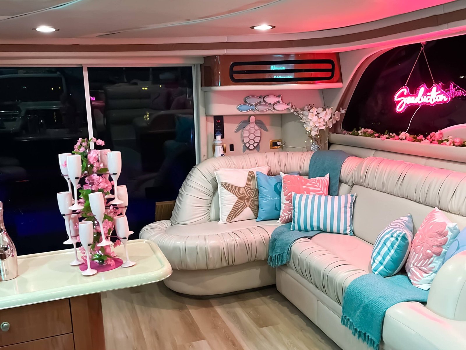 305 Luxury Rental 632 - Party Boat in Miami - Renting a boat for birthdays
