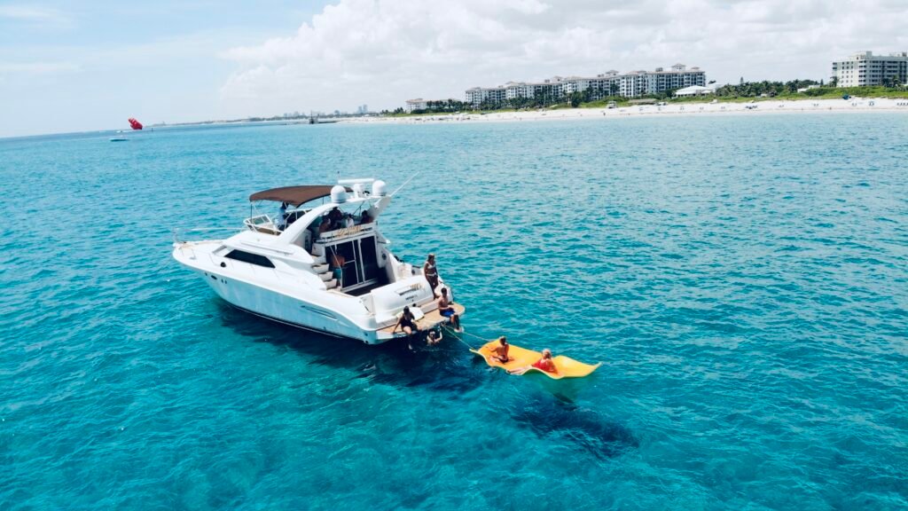 Luxurious 52ft Sea Ray Flybridge Yacht