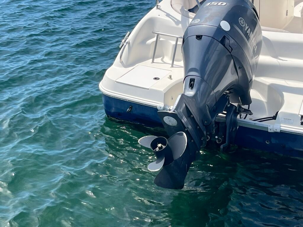 23' Hurricane FunDeck Seats up to 12 with yamaha outboard motor